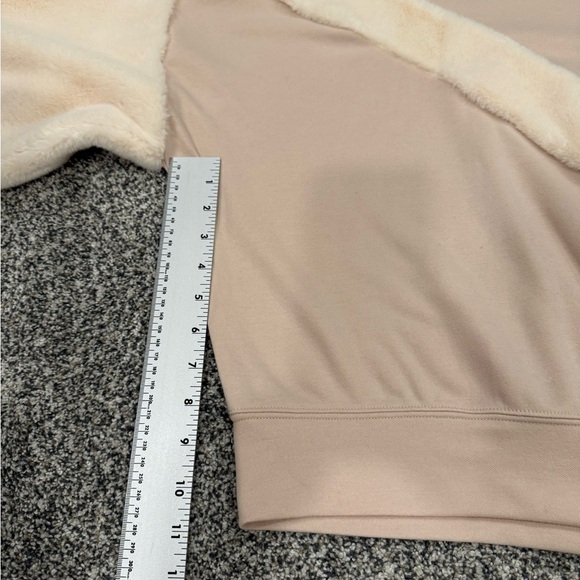 Zara Pinkish Cream Off White Oversized Sweatshirt Top Faux Fur Drop Shoulder - Picture 11 of 11